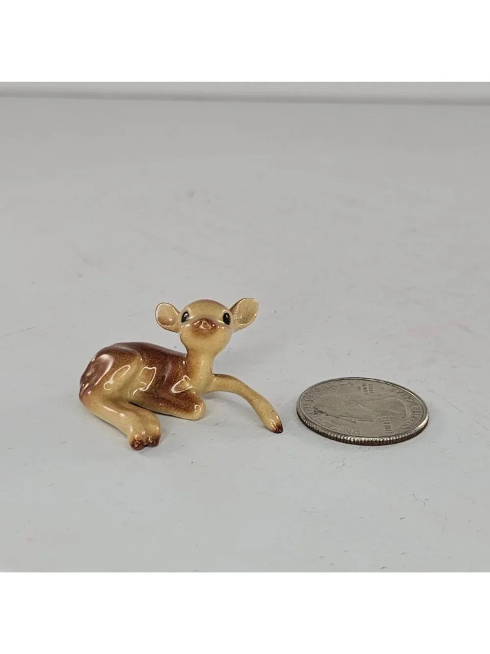 Hagen Renaker Fawn Lying Down Leg Out Baby Deer Miniature Figurine *Chip*